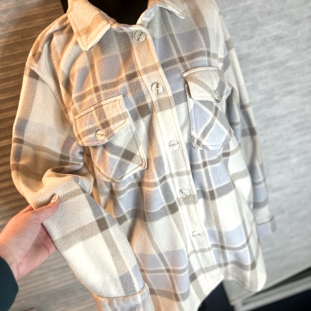 WOMEN’S Cream Light Blue And Brown Plaid Fleece Shacket Size Large